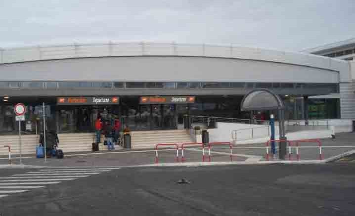 Trasferimento da Fiumicino Aeroporto a Ciampino Aeroporto - Il Servizio di Trasporto più Comodo.